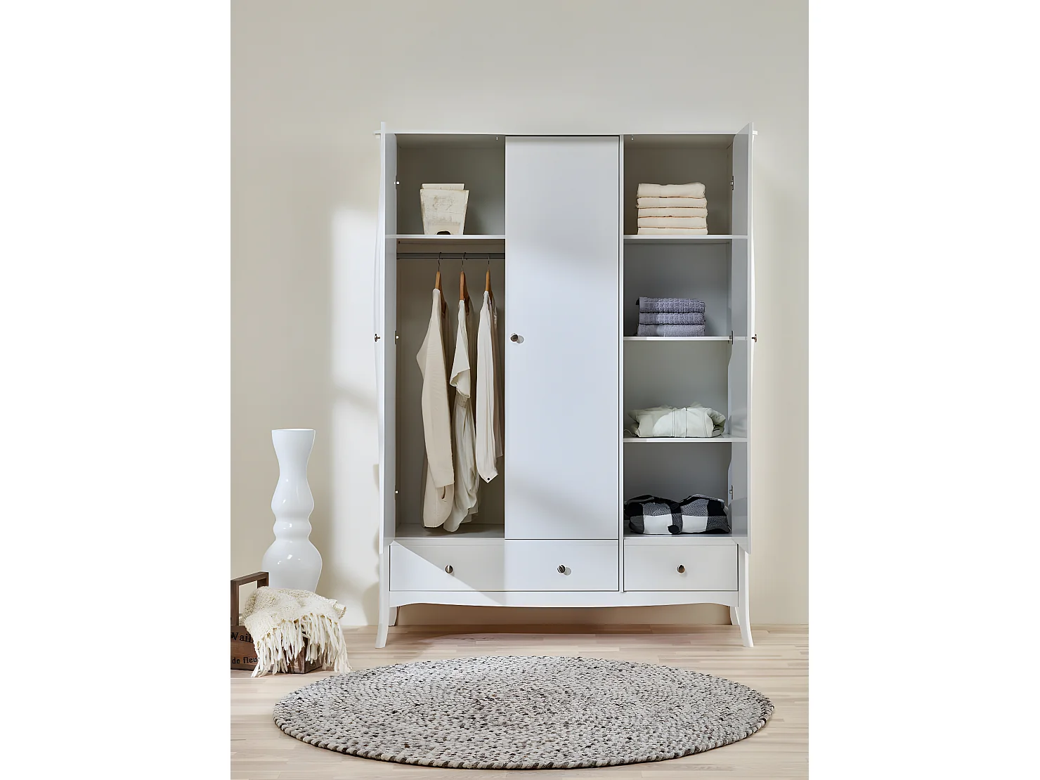 Baroque Armoire 3 portes avec 2 tiroirs largeur 143 cm, hauteur 192 cm, blanc.