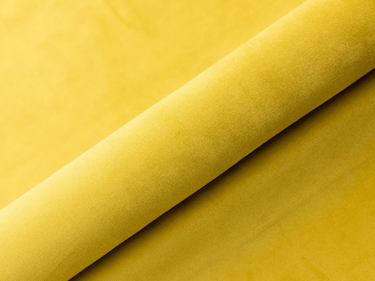 Poltrona Orem 112, Amarelo, Tecido, 8x9x8cm