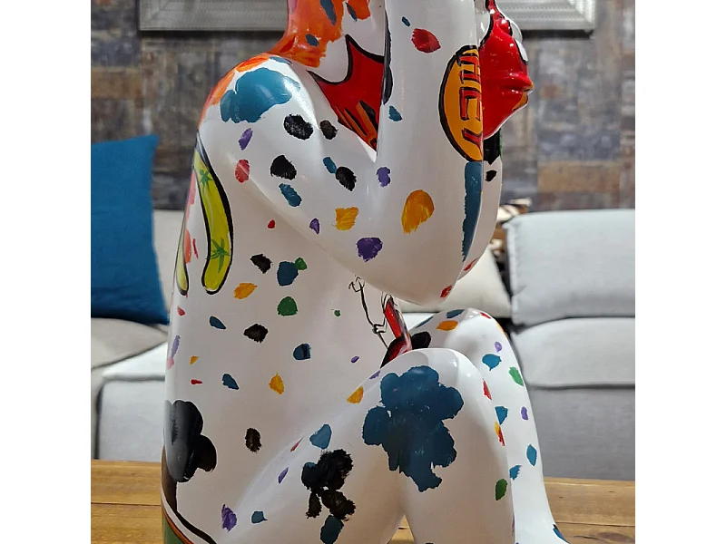 Statue singe mains sur les oreilles et dessins pop art H40 cm - RAFIKI