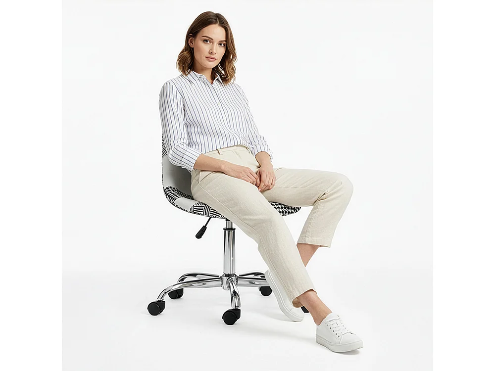 Sedia da ufficio con rotelle - Sedia da scrivania rivestita in patchwork bianco e nero - Denisse