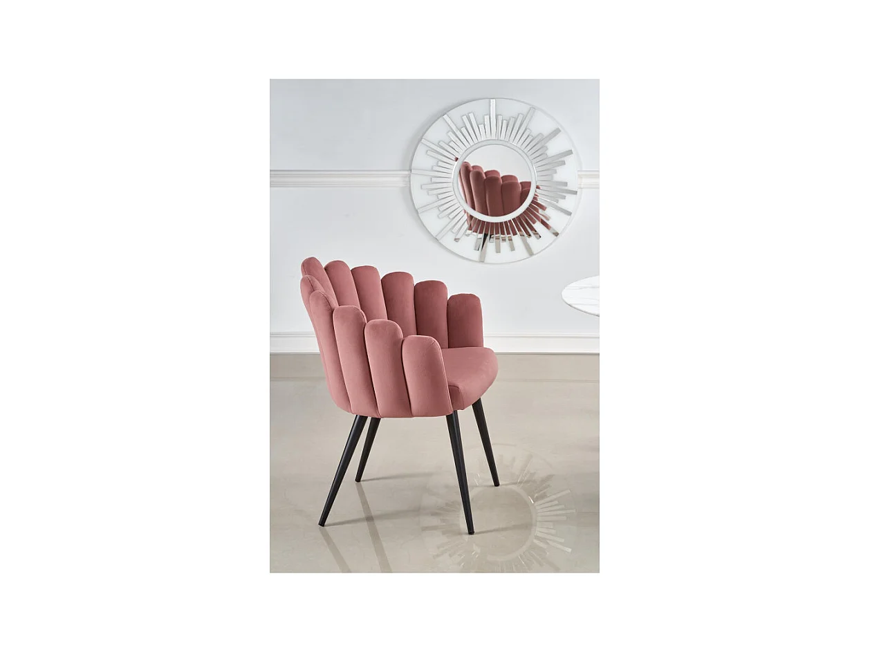 Silla de concha de diseño en terciopelo rosa con patas de acero negro Amboise