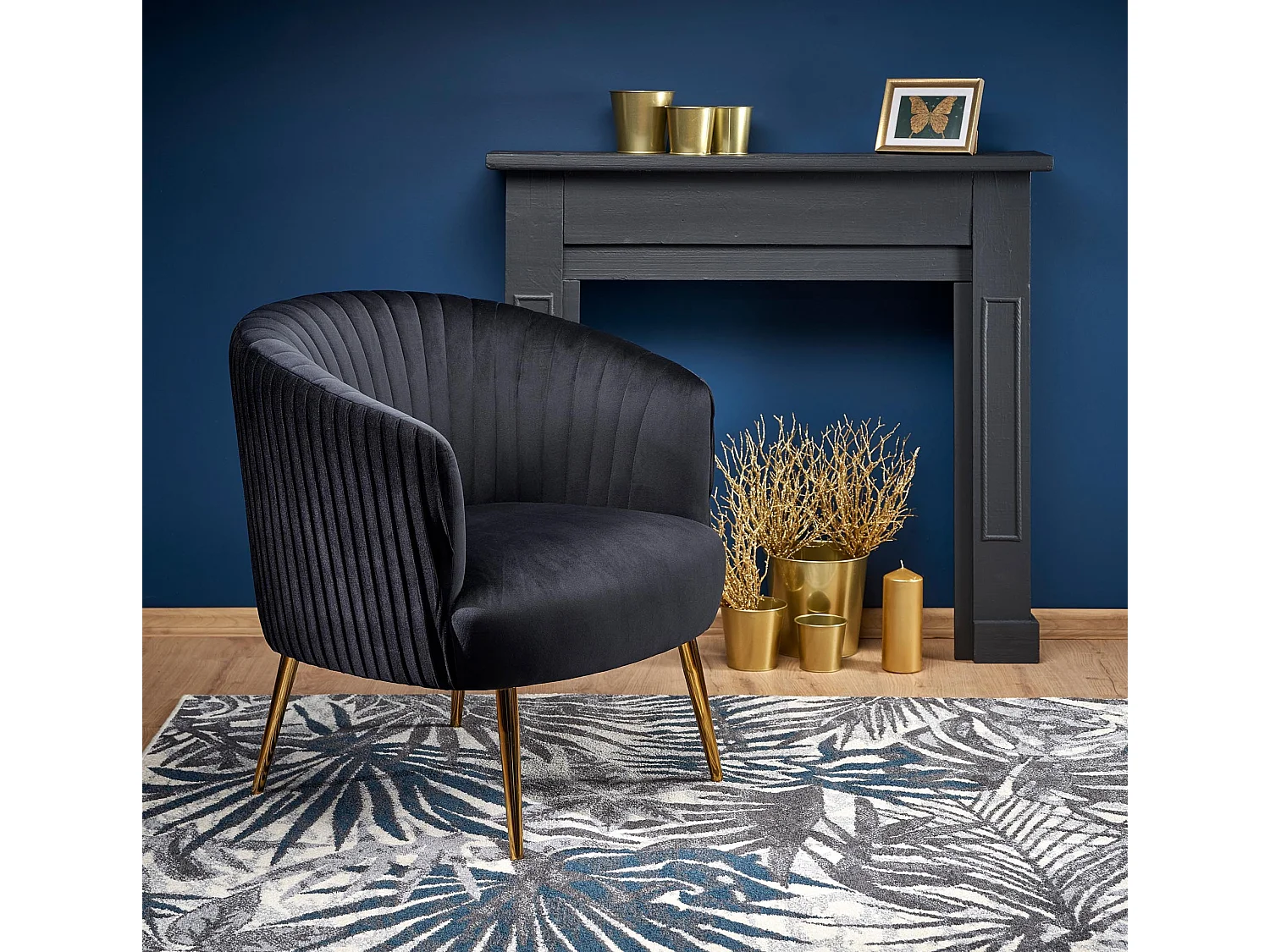 Sillón cabriolet de terciopelo negro con patas de metal dorado Power