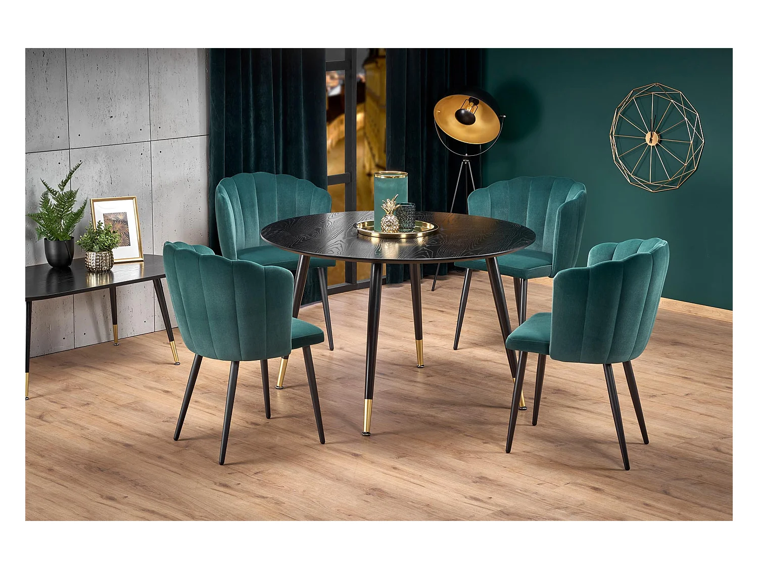 Silla de comedor de terciopelo verde oscuro con patas de acero negro Blois