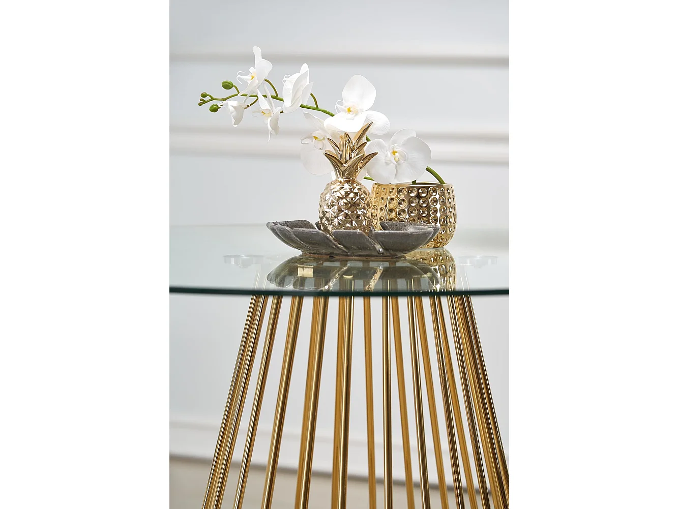 Table de salle à manger ronde avec plateau en verre et pied central en acier doré Cambridge