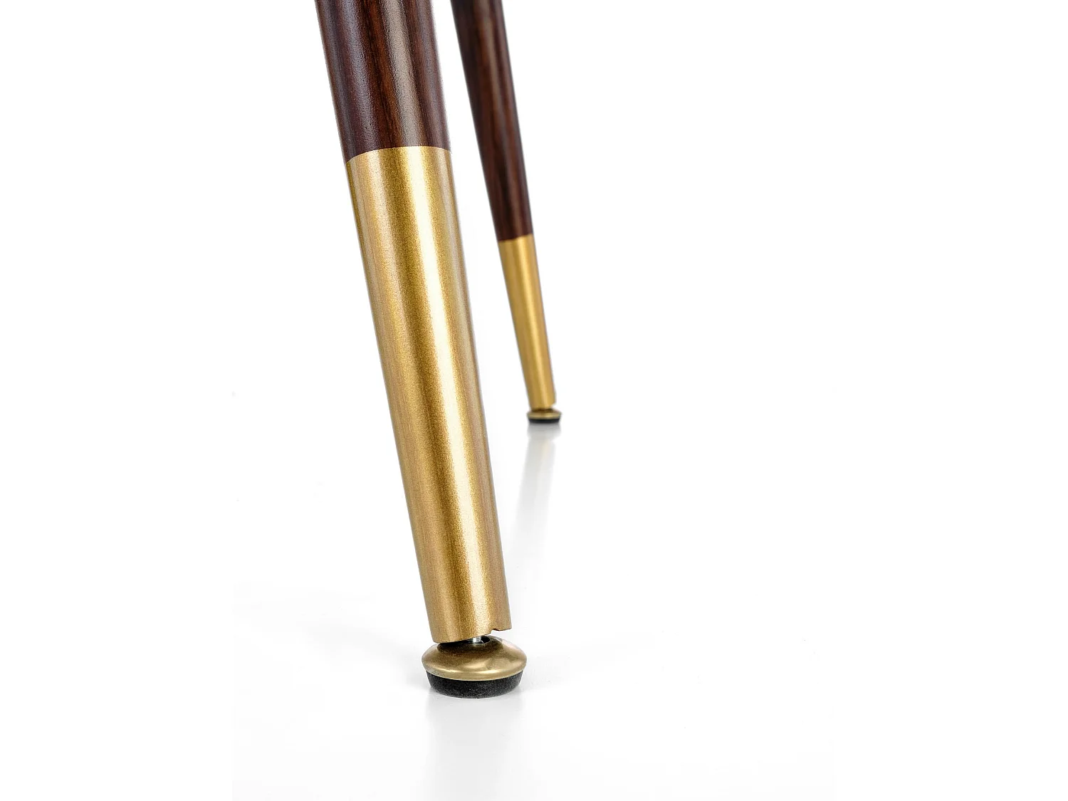 Table de salle à manger ronde aspect noyer GROIX