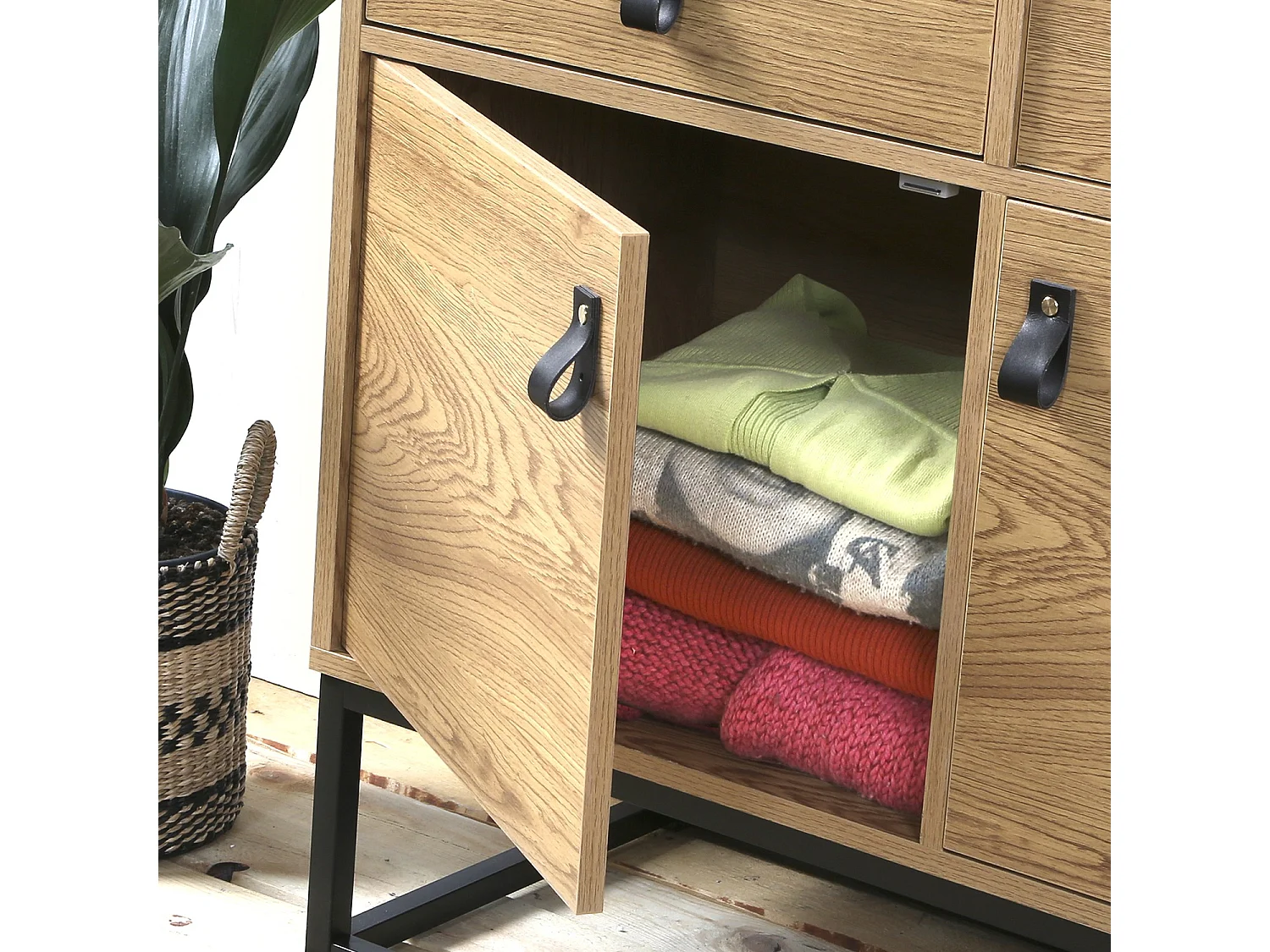 Ladekast met 2 deuren en 2 laden - Eiken decor met zwart metalen structuur