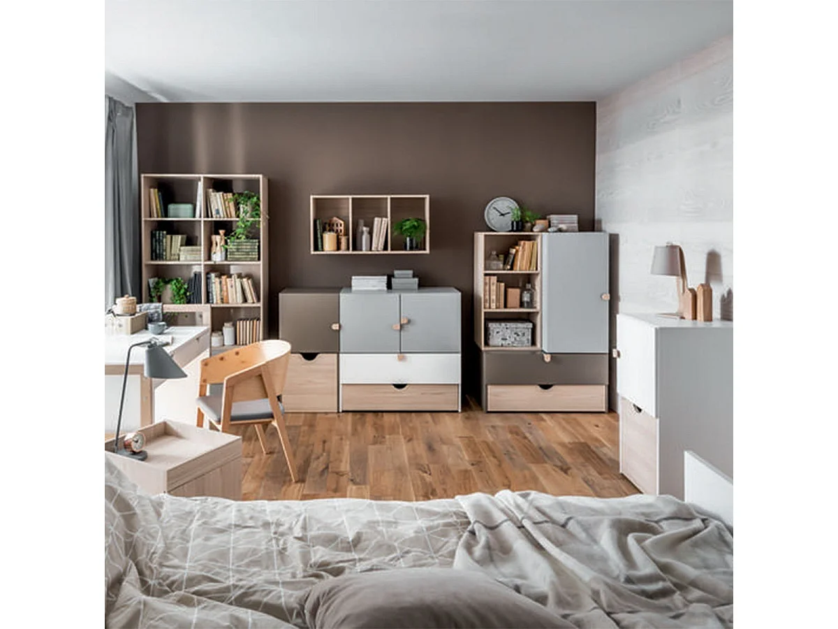 Szara komoda z 2 szufladami i drewnianymi uchwytami - Stige