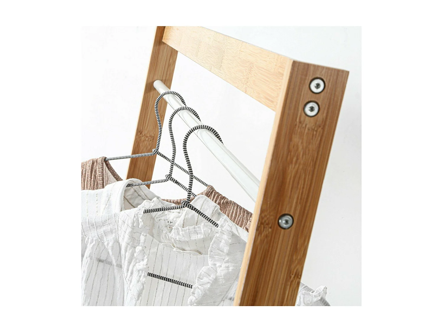 Armario abierto de entrada con almacenaje