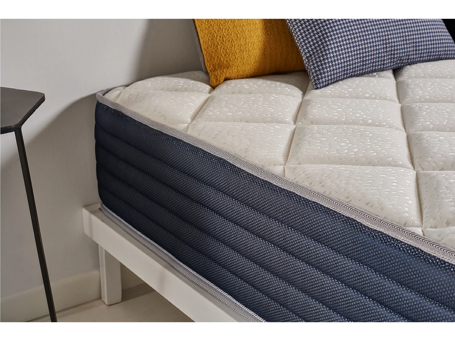 Naturalex - Matelas Sensoria 140x190 cm - Mousse à mémoire de forme HR - Soutien Blue Latex - Très Épais 25 cm, 7 Zones, Antibactérien - Réversible été, hiver