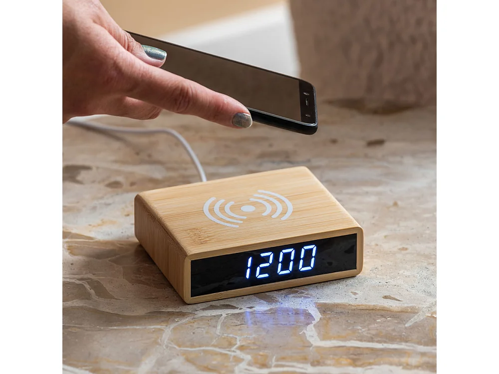 Wecker Fat mit Telefonladegerät LED - Bambus