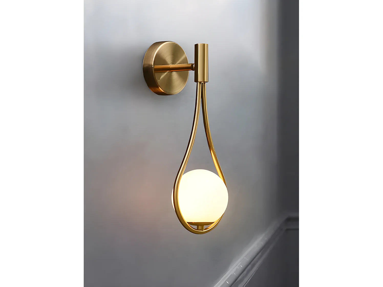 Applique murale industriel boule ronde , or et blanc, 21*45cm, sans ampoule E27