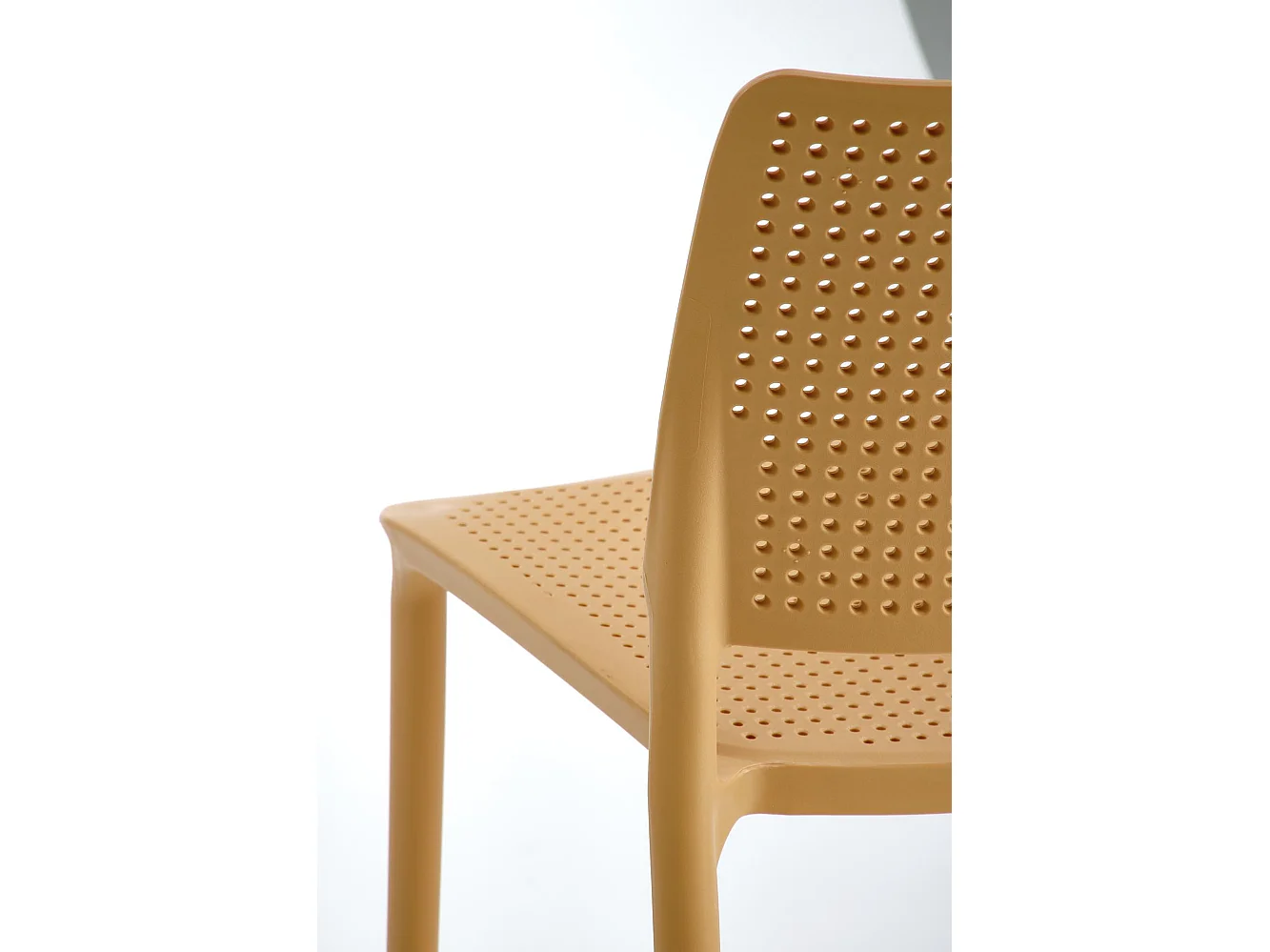 Silla de diseño de polipropileno naranja claro Samba
