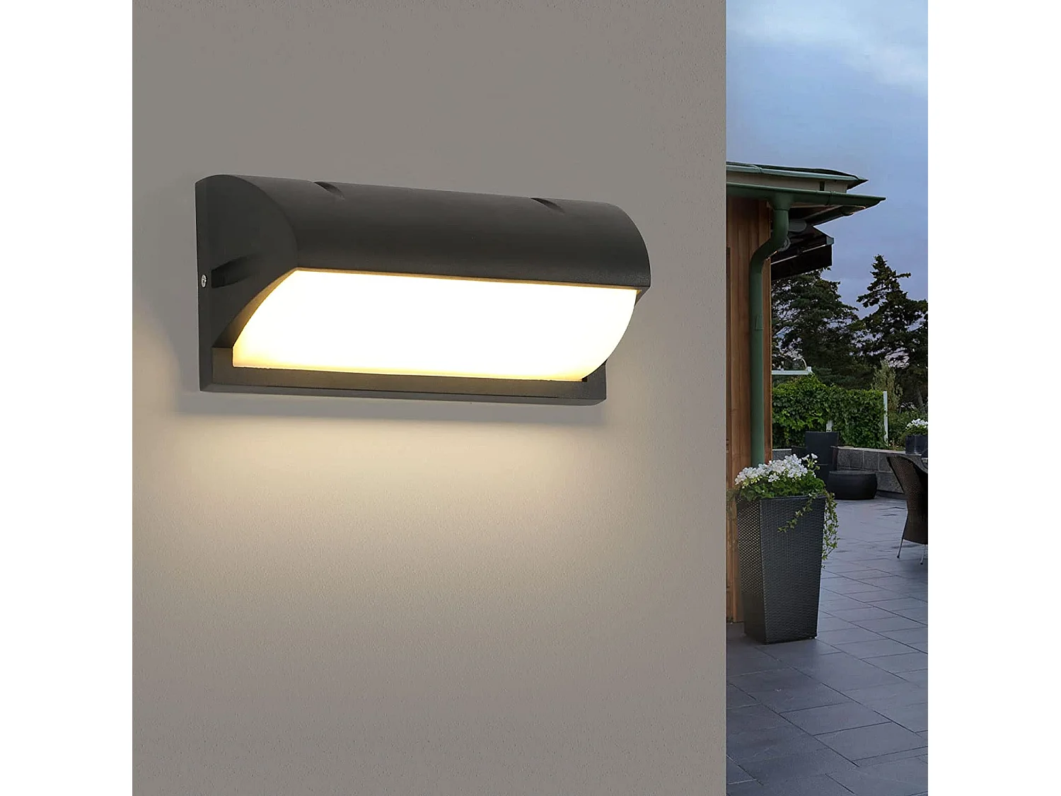Moderne Außenwandleuchte, 26 * 12,5 * 11,5 cm, 18 W, IP65 wasserdicht, 3000 K
