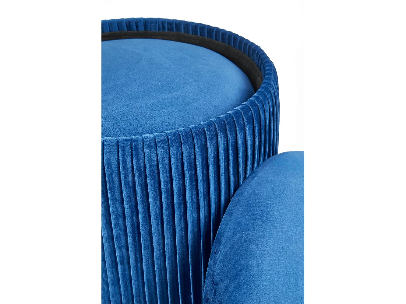 Poufs gigognes en velours plissé bleu avec socle en métal doré PLEATS