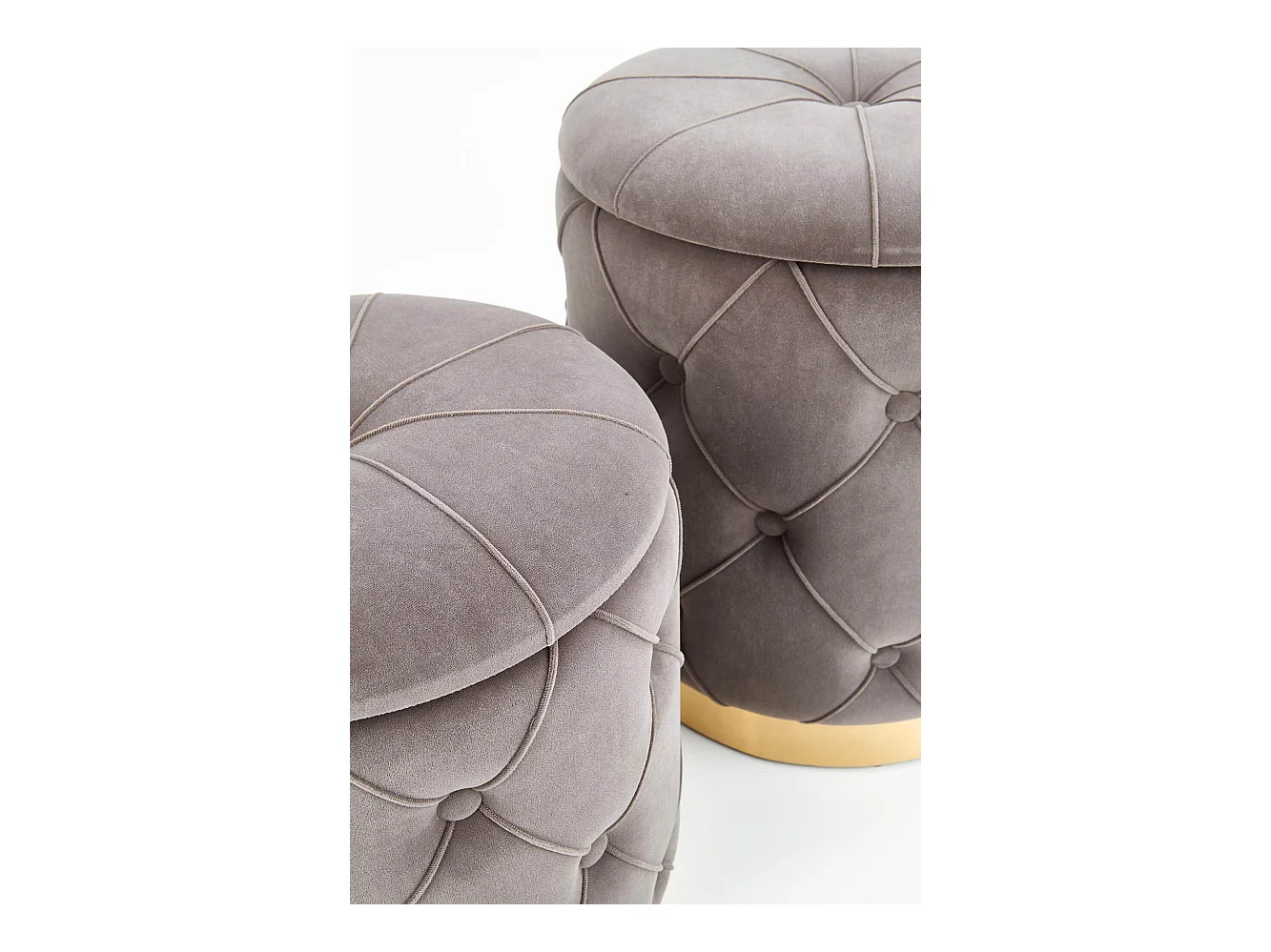 Pouf nido in velluto grigio con base in metallo dorato ECHO