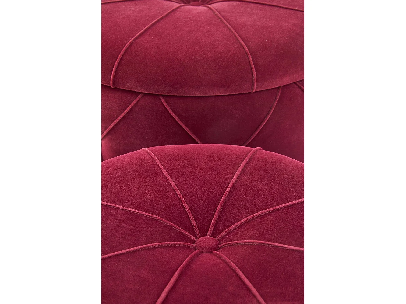 Poufs nido ECHO de terciopelo burdeos con base de acero dorado