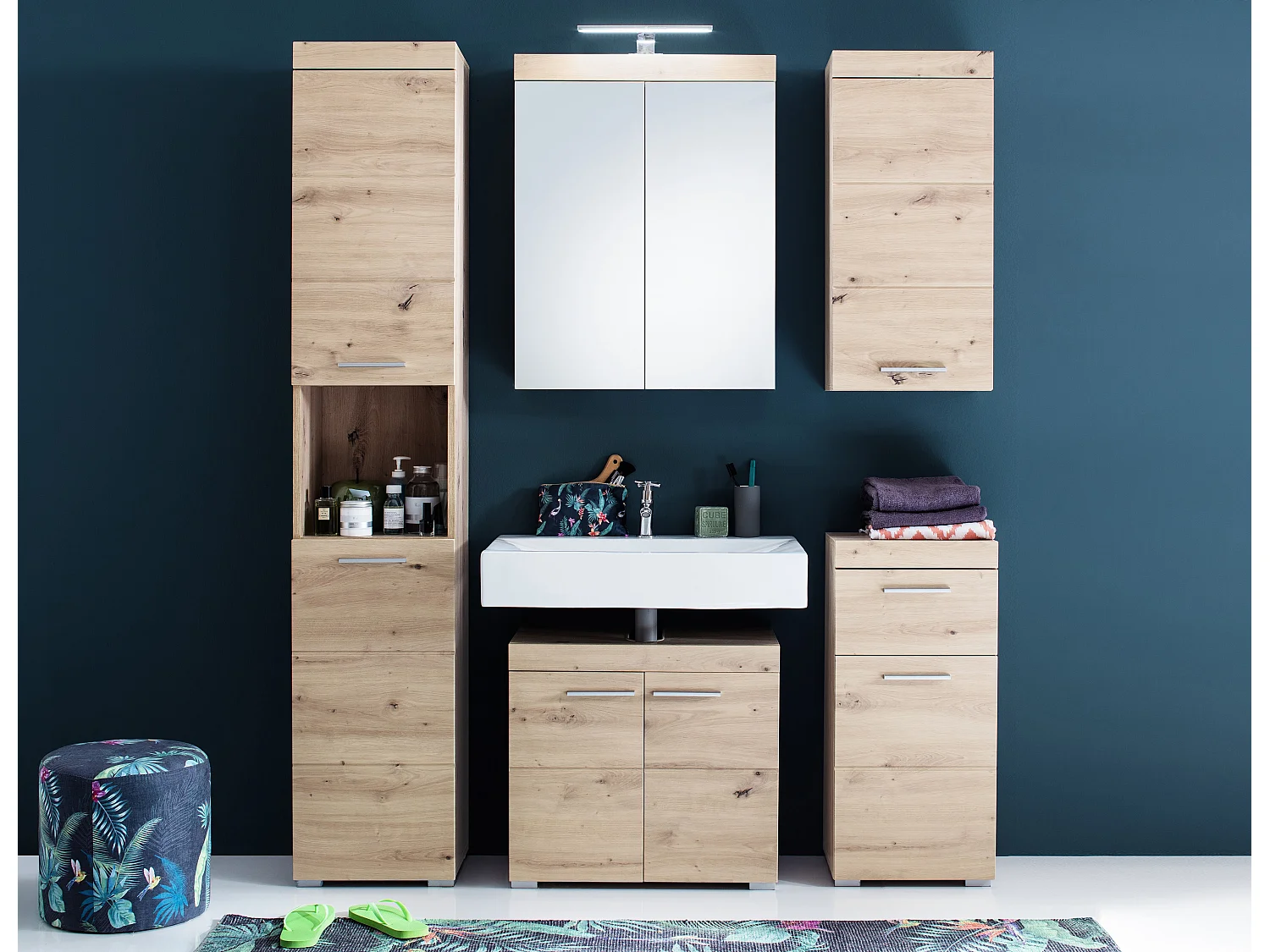 AMANDA - Ensemble de salle de bains. Mélaminé coloris chêne. 5 pièces. L - H - P : 163 | 190 | 34 cm