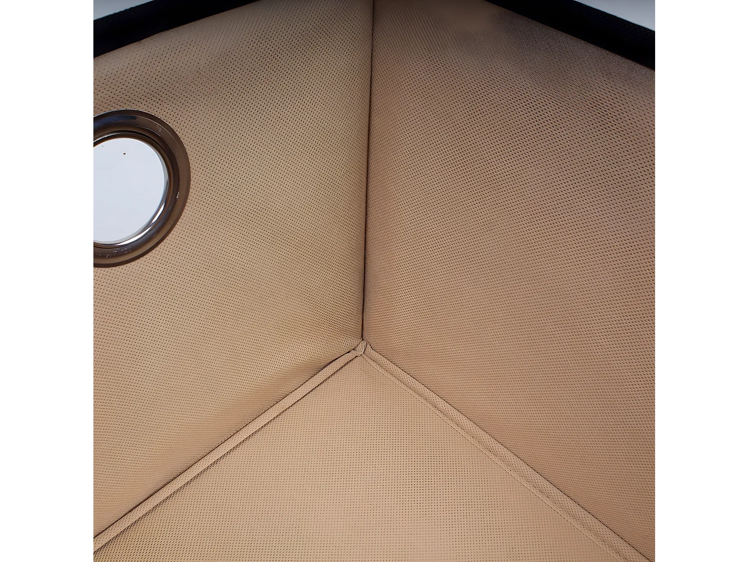 Beige stoffen mand met oogjes