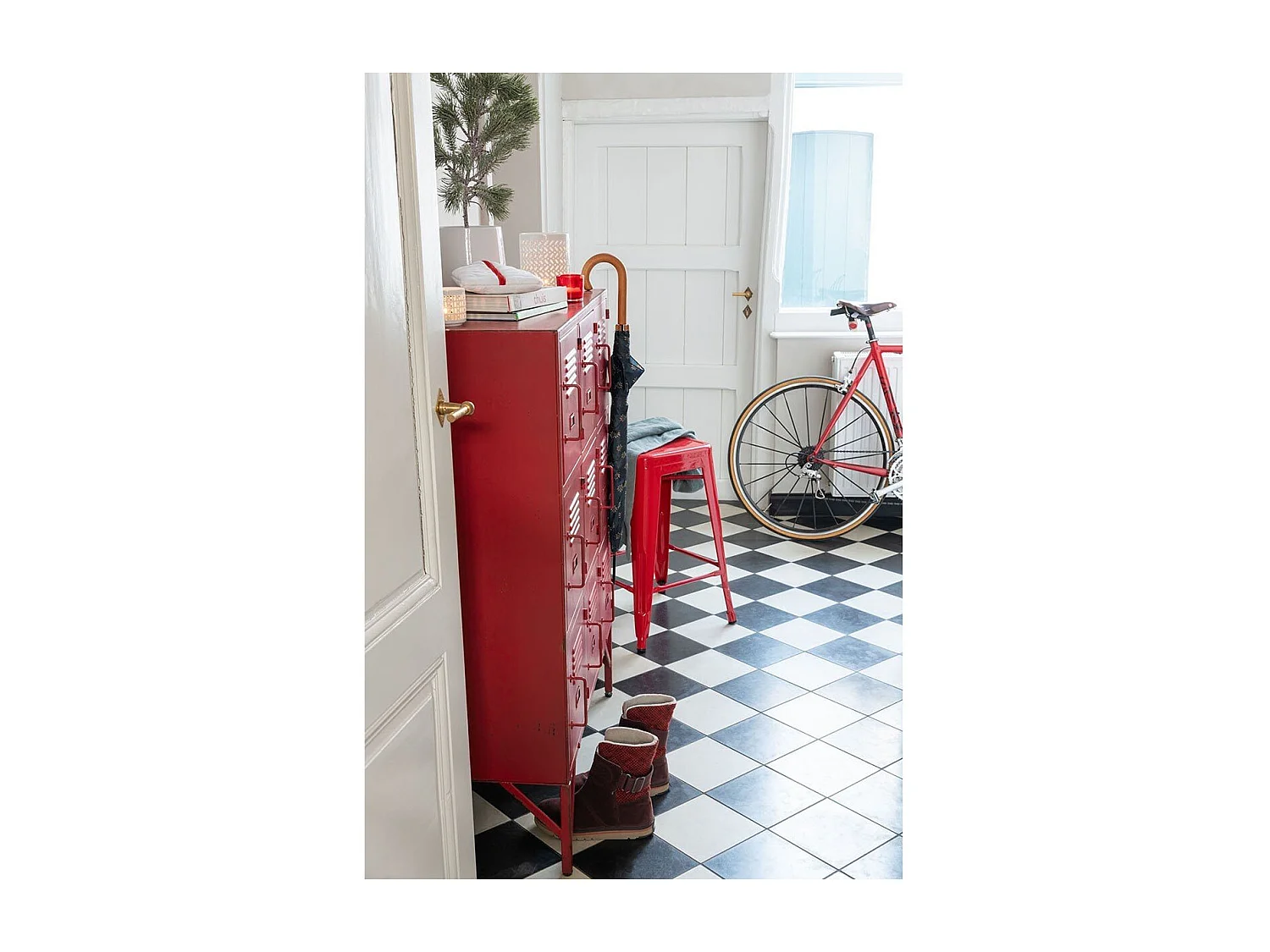 Industriële kast met 9 rode metalen laden Viho L 86 cm