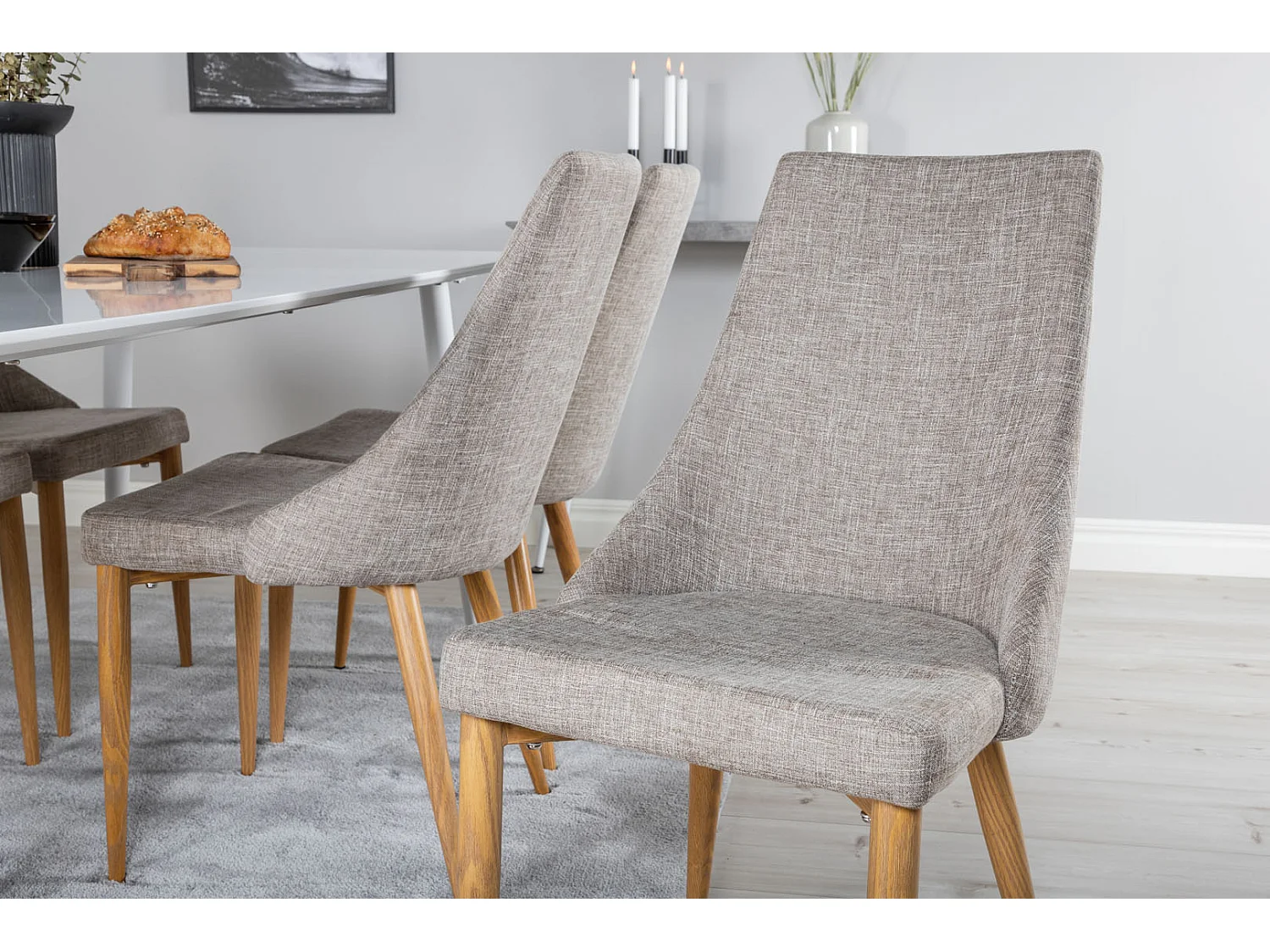 Polar180X90WHWH eethoek eetkamertafel wit en 6 Leone eetkamerstal lichtgrijs, eik decor.