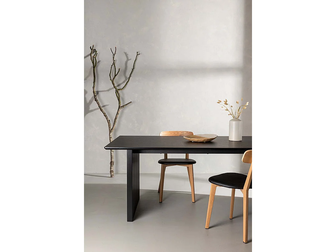 Vail eetkamertafel 100x200cm zwart.