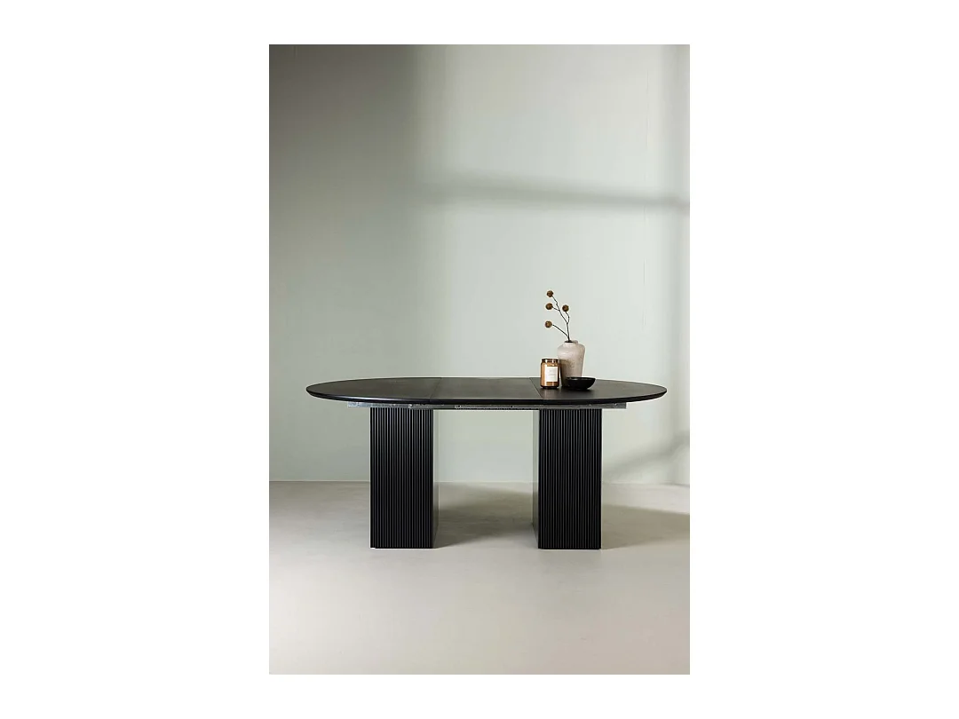 Matilda Esstisch Ø130cm, mit Auszug mit Zusatzplatten schwarz.