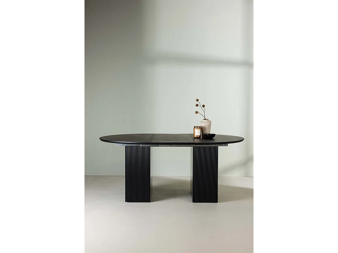 Matilda eetkamertafel Ø130cm, uittrekbaar met extra plaat zwart.