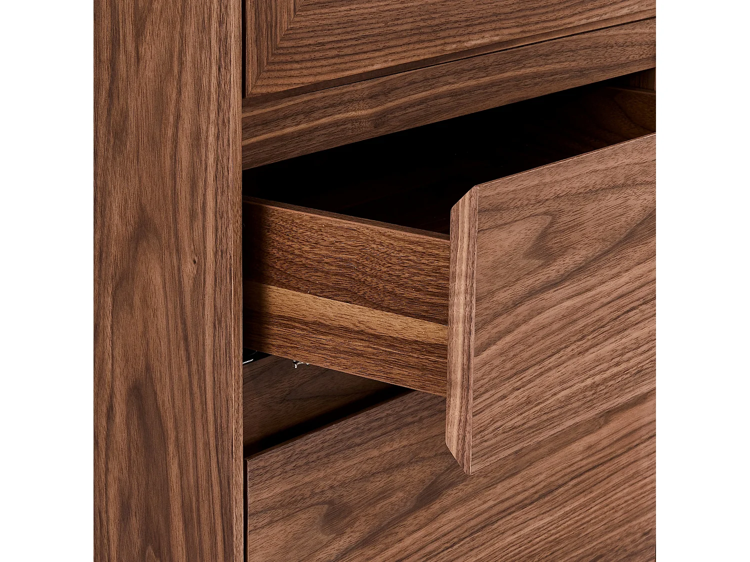 Tori vitrinekast 2 glazen deuren, 2 lades, 2 deuren walnoot fineer, zwart.