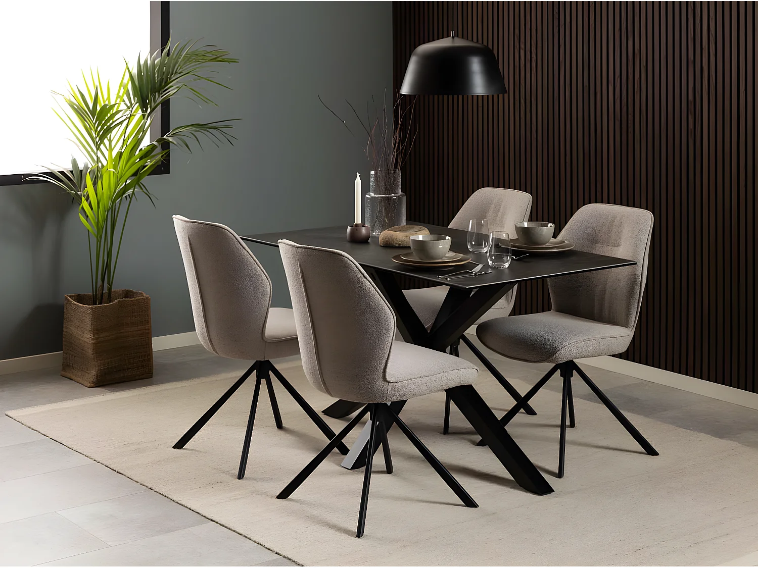 Aura chaise de salle à manger beige.