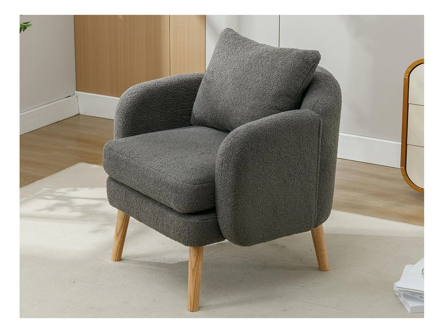Fauteuil in teddystof met kussen - poten van massief hout - grijs
