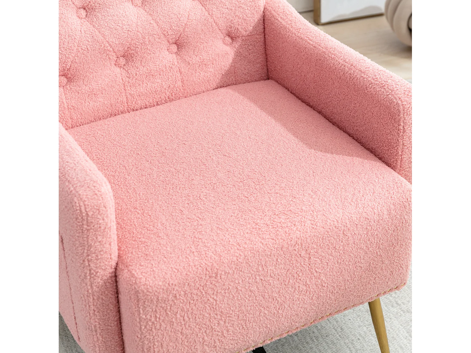 Fauteuil avec poche - pieds en métal doré - tissu teddy rose