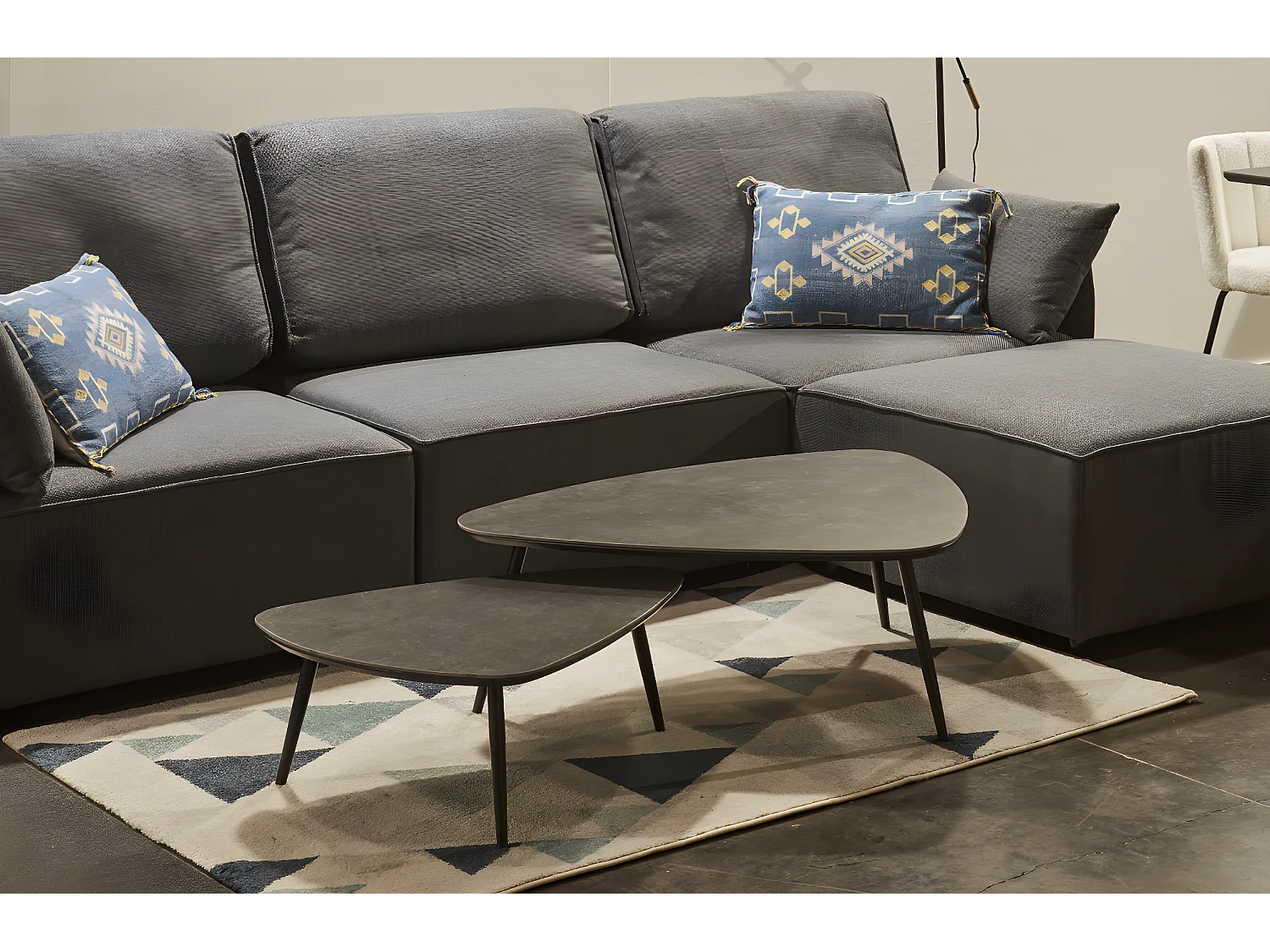 Table basse gigogne en céramique noire, pieds en métal noir - L. 150  x P. 80  x H. 35 cm