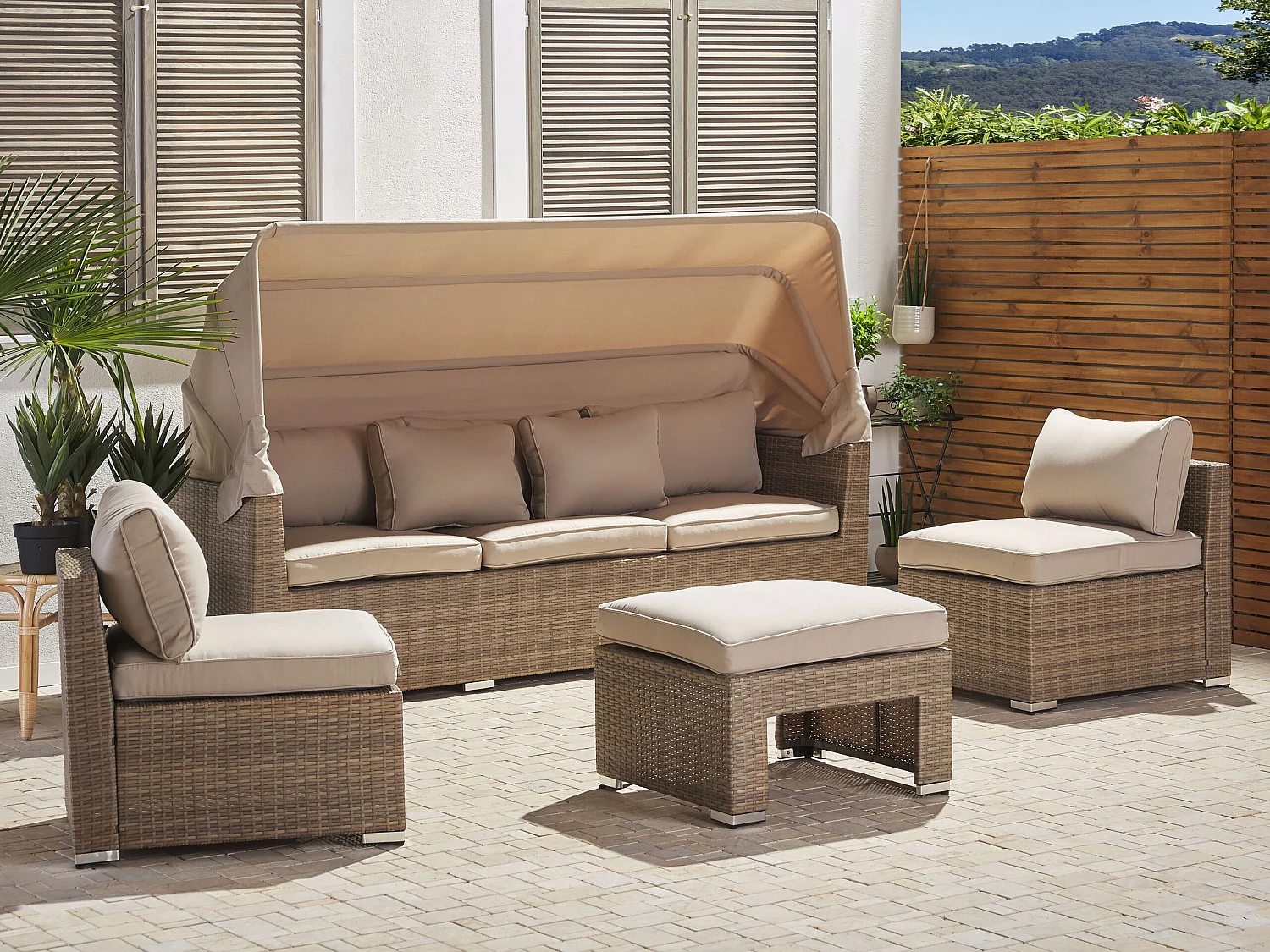 Ensemble de salon de jardin avec table 5 places COCCOLIA Beige