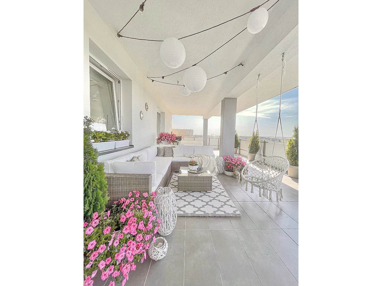 Garden Corner Sofa with Table 6 Seater BELVEDERE White PE Rattan