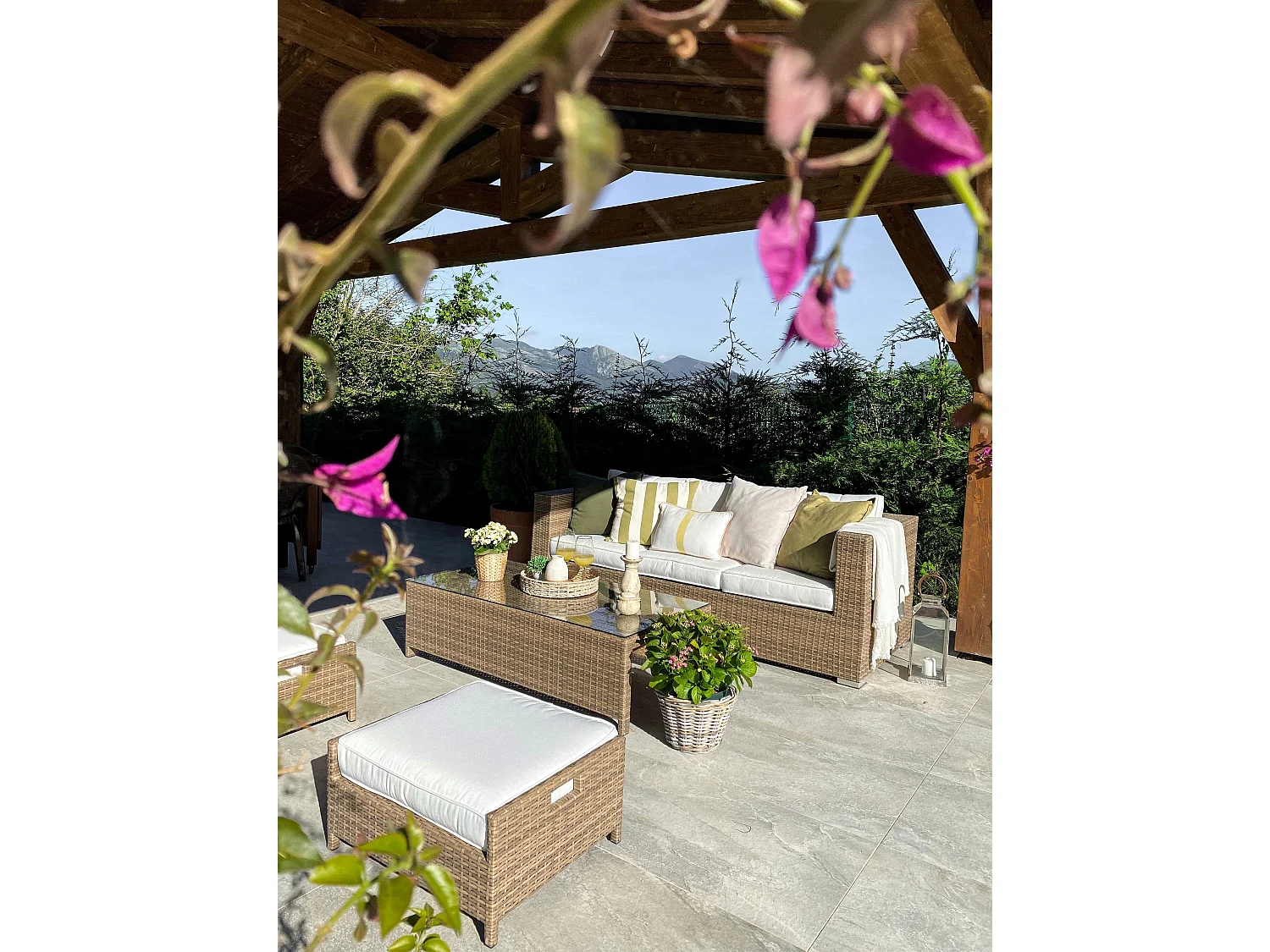 Conjunto de jardim com mesa e repousa-pés 5 lugares BELLUNO Branco