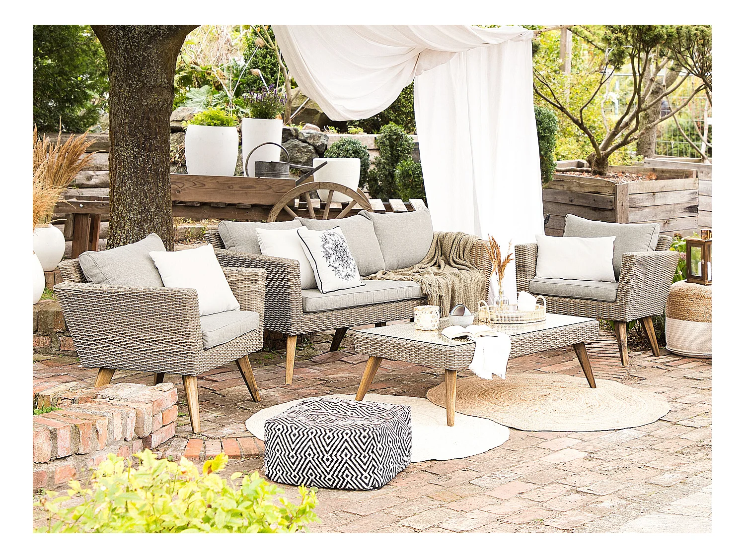 Ensemble de salon de jardin avec table 5 places VITTORIA Gris