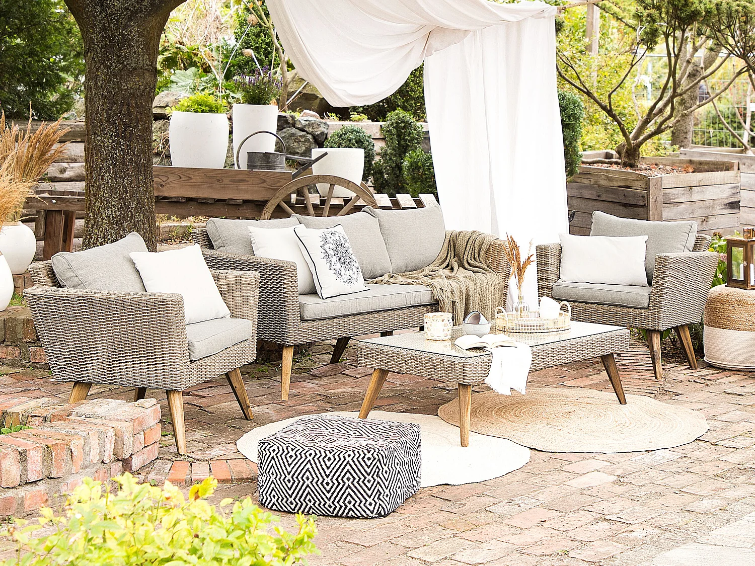 Ensemble de salon de jardin avec table 5 places VITTORIA Gris