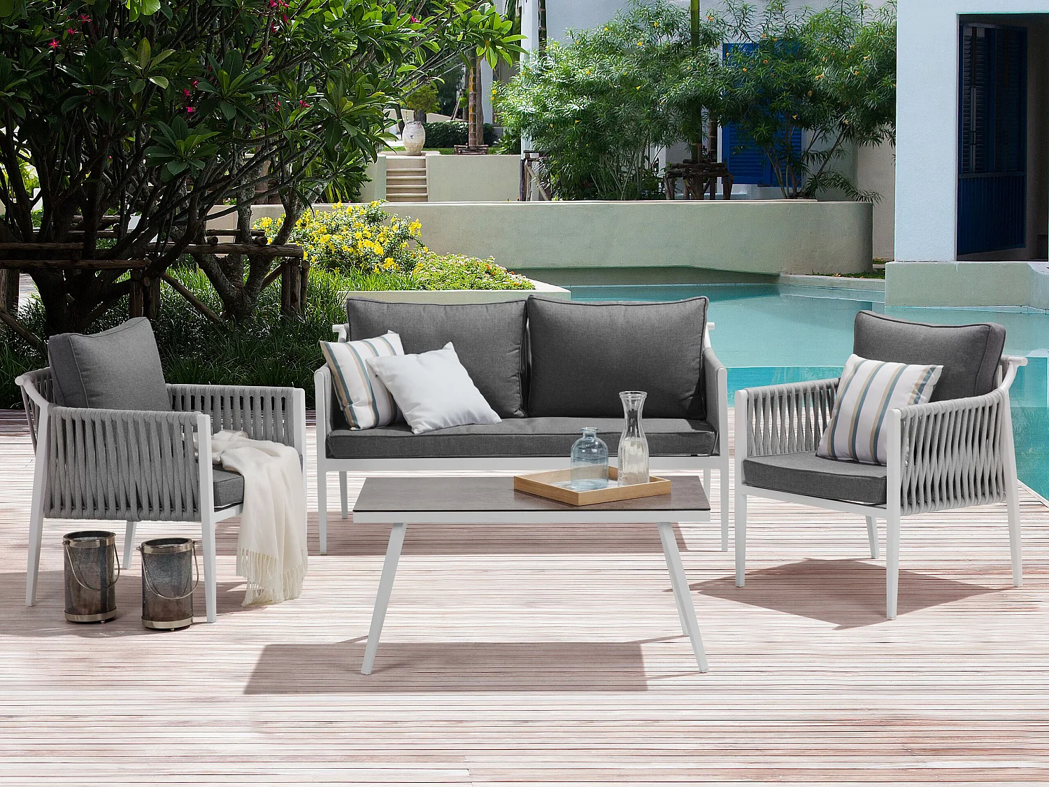 Ensemble de salon de jardin avec table 4 places LATINA Métal Gris