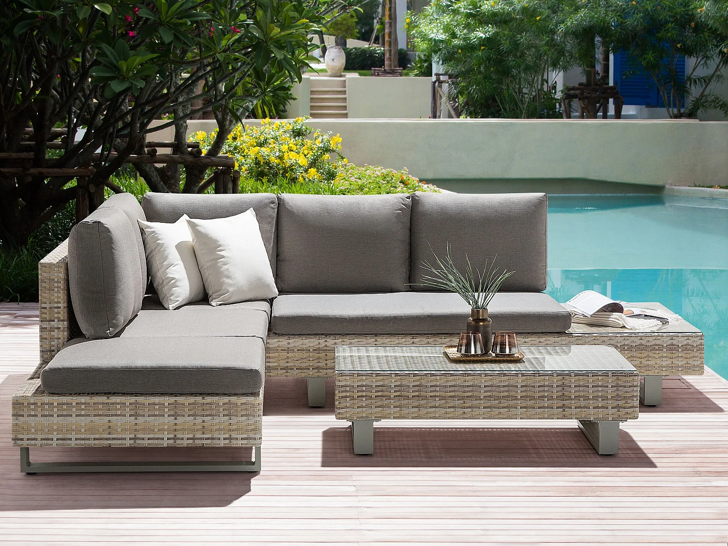 Modernes Rattan Lounge Gartenmöbel Set grau und beige für 5 Personen Lanciano