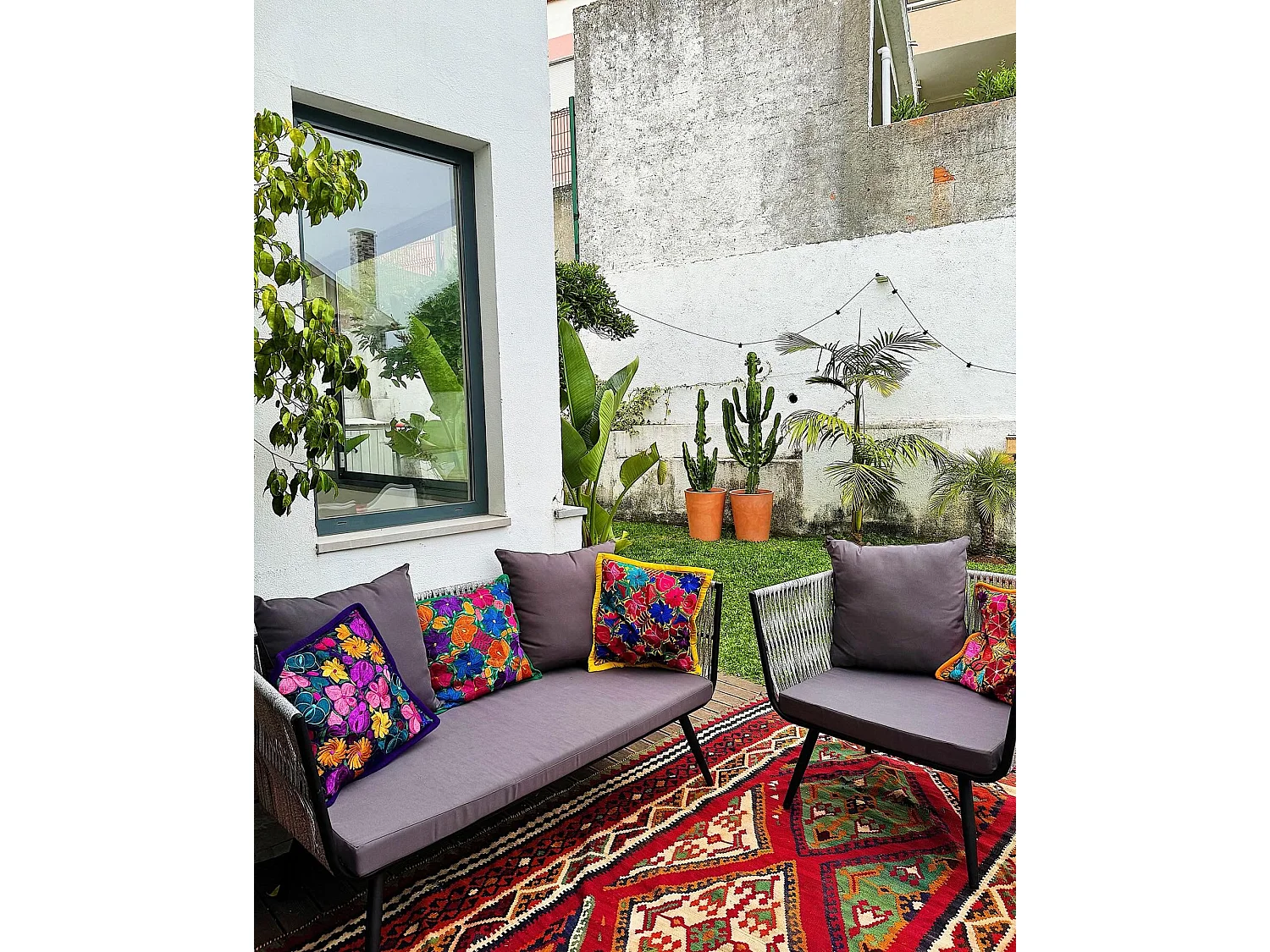 Ensemble de salon de jardin avec table 4 places RAGUSA Gris