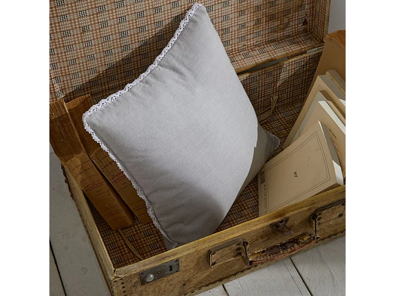 Effen kussen met applicaties, inclusief vulling, 100% katoen. M/HeartSteel.03 40x40cm