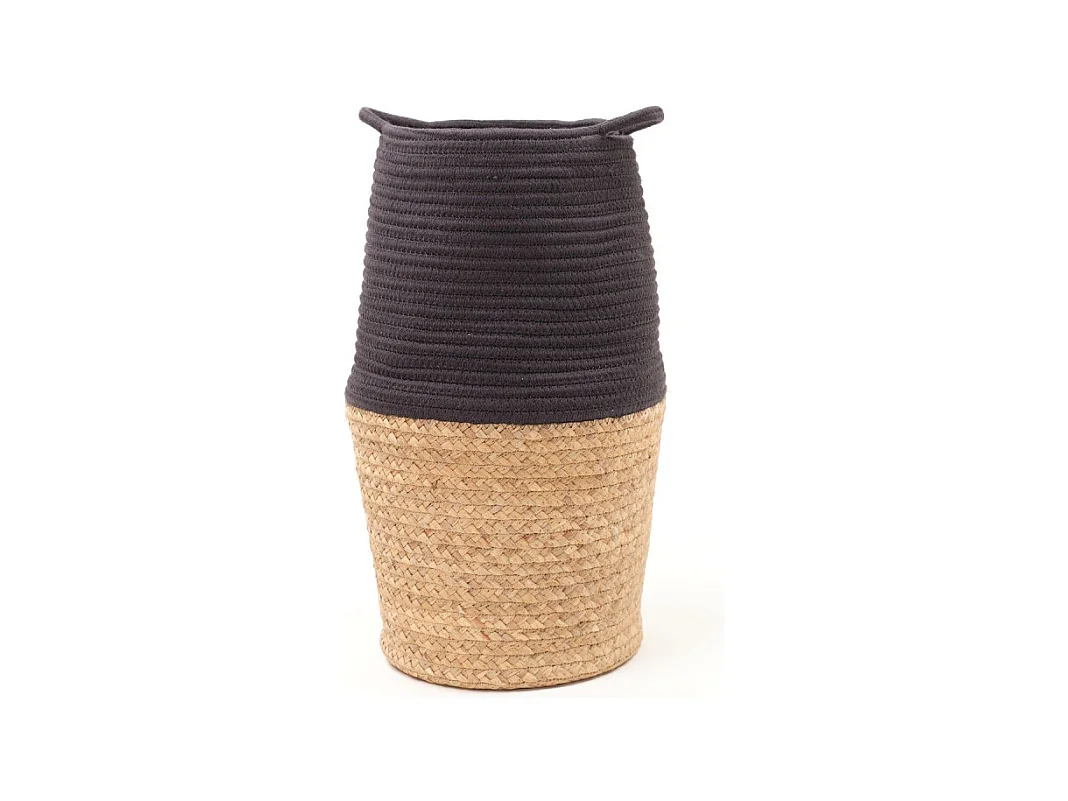 Jute mand en geverfd touw. Houtskool 50x30cm