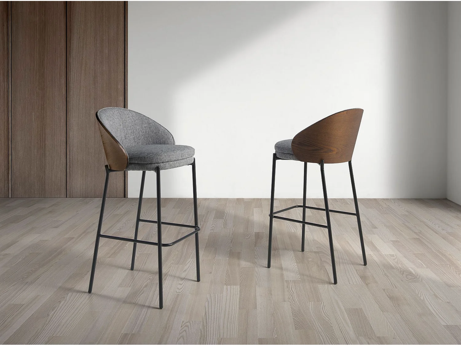 Hocker aus grauem Stoff und Walnussholz 4127 ANGEL CERDA