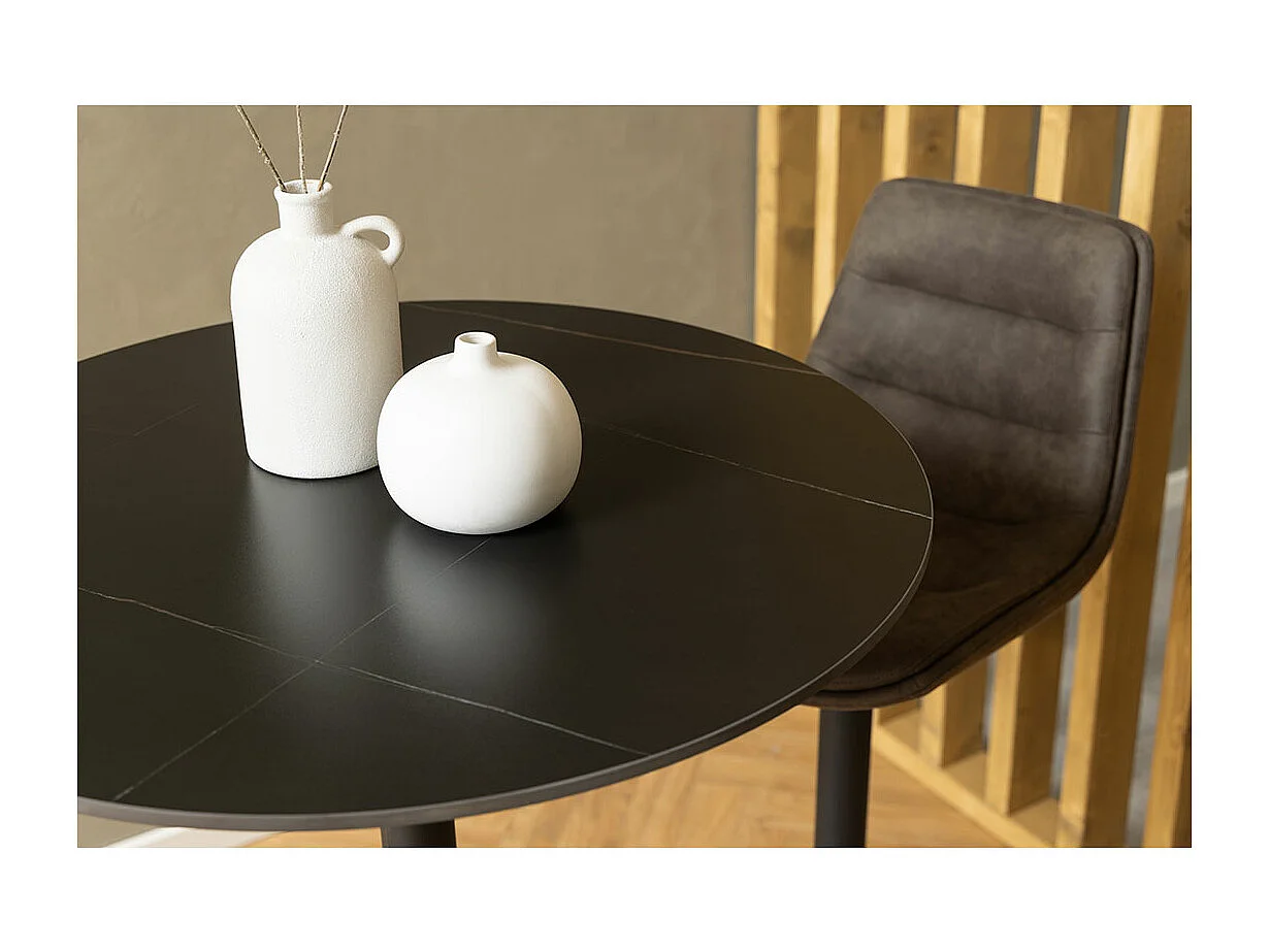 Malta table de bar noir.