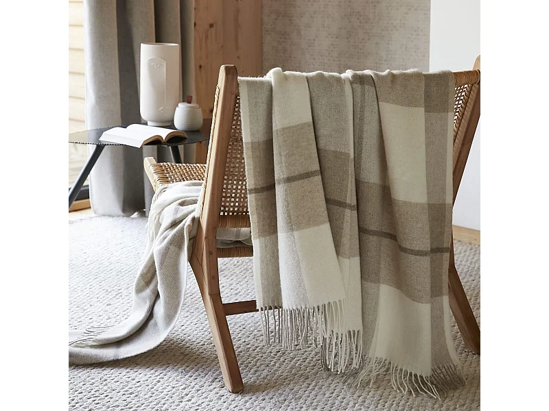 Plaid à franges en laine à carreaux beige 140 x 200 cm