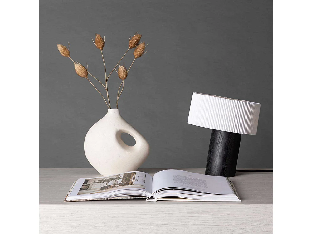 Branäs tafellamp zwart.