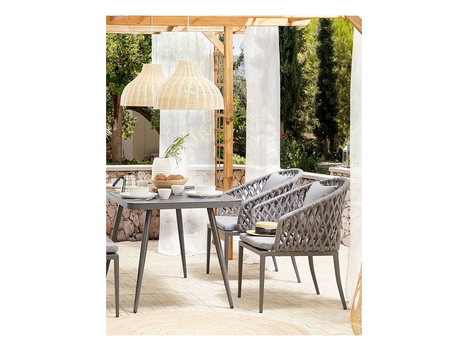 Lot de 2 chaises de jardin avec coussins LIPARI Métal Gris