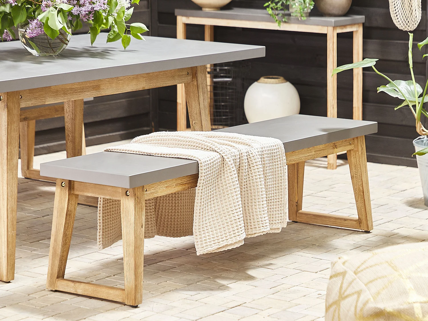 Industrielle Bank Faserzement Akazienholz grau / heller Holzfarbton