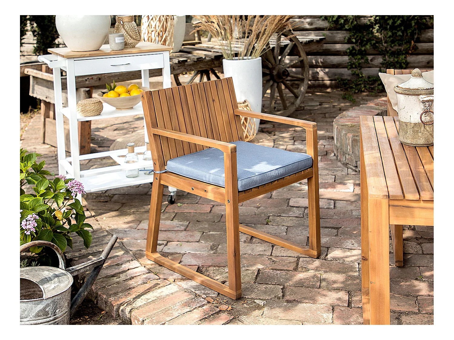 Set di 8 sedie da giardino con cuscini SASSARI Legno d'acacia Blu