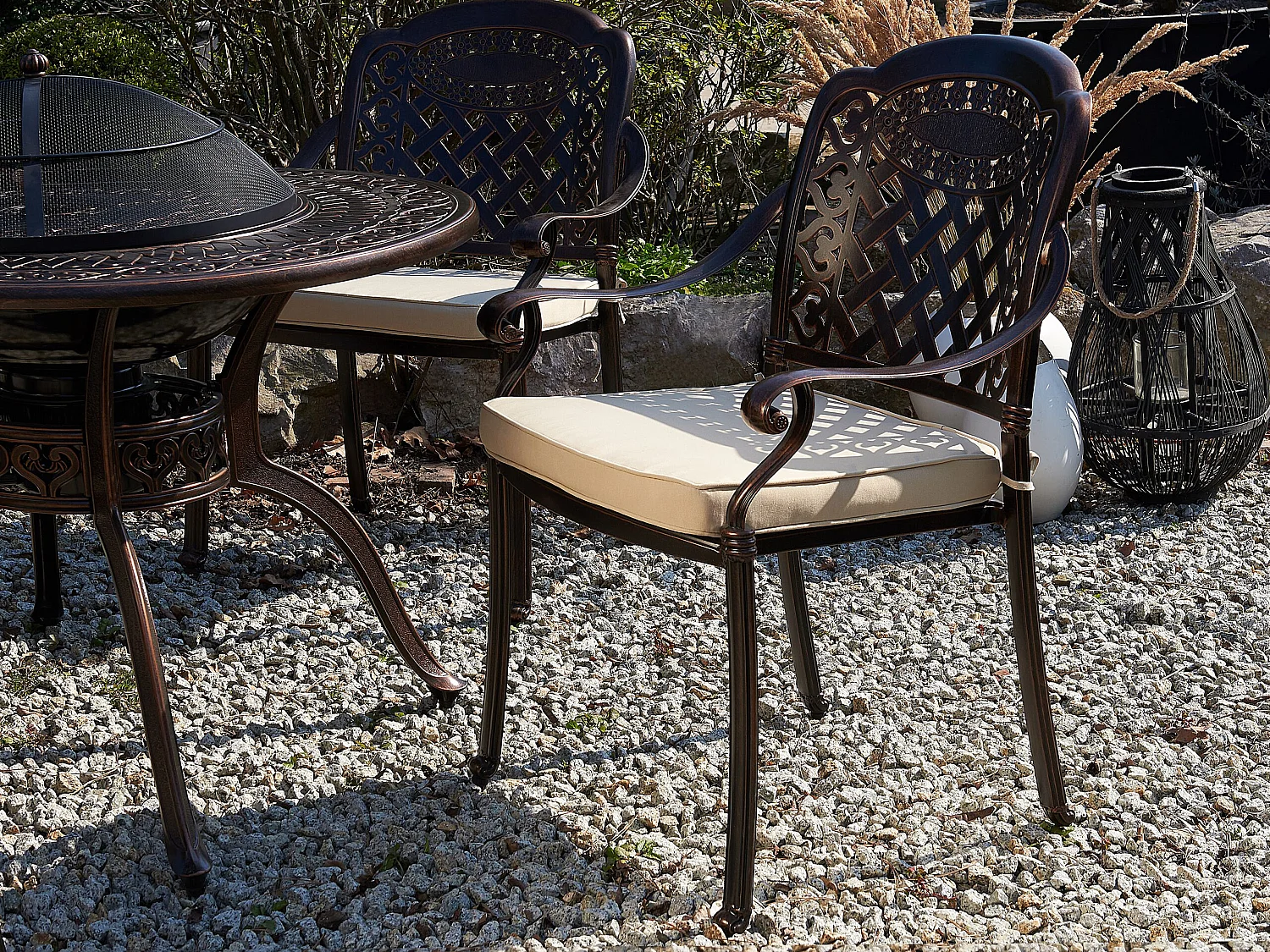 Lot de 4 chaises de jardin avec coussins MANFRIA Métal Marron foncé
